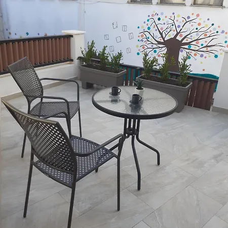 Apartament Under The Rocks 1 *