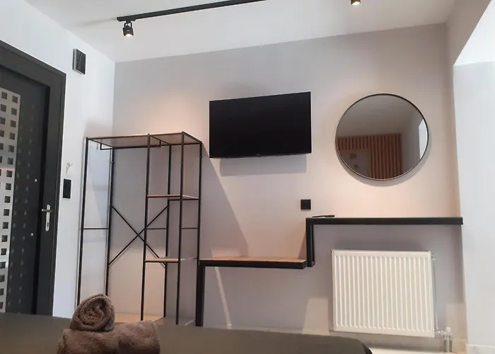 Under The Rocks 1 卡兰巴卡