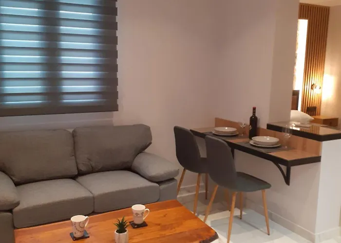 Under The Rocks 1 卡兰巴卡